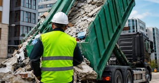 Вывоз строительного мусора в Каменке: услуги лицензированной компании — ПроМусор-Кам